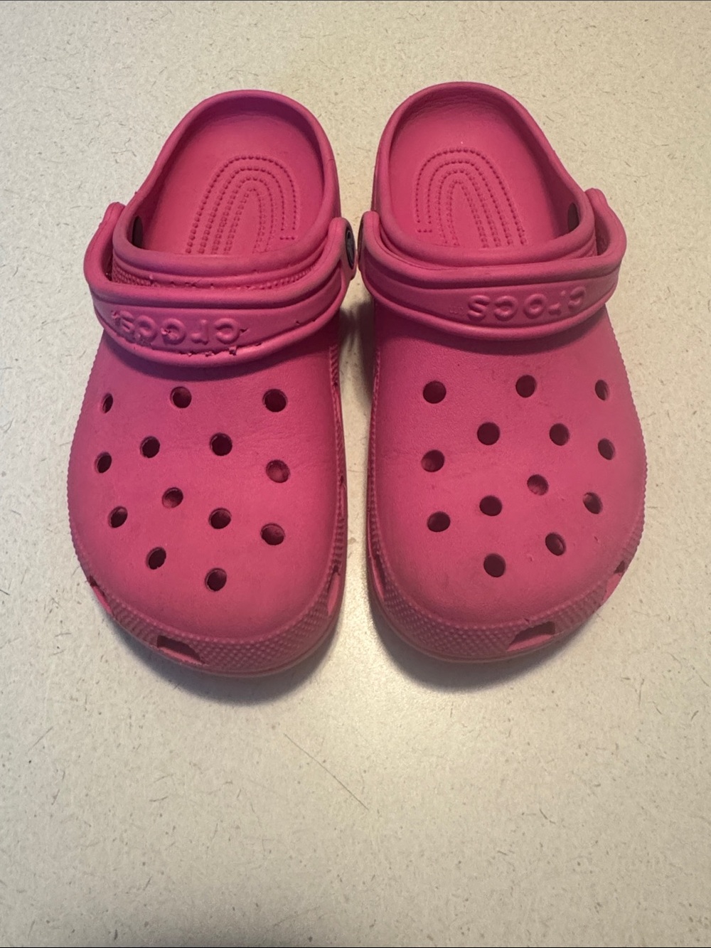 CROCS Women’s Classic Clog in Bright Pink